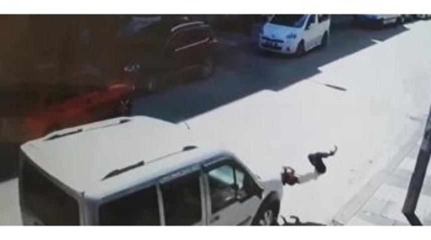 5 Yaşındaki Elanur&rsquo;a Hafif Ticari Ara&ccedil; B&ouml;yle &Ccedil;arptı