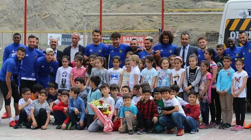 Evkur Yeni Malatyaspor&rsquo;un Minik Misafirleri