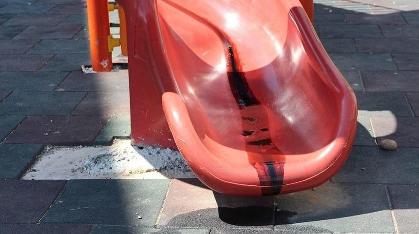 Sungurlu&rsquo;da Magandalar Oyun Parkına Zarar Verdi