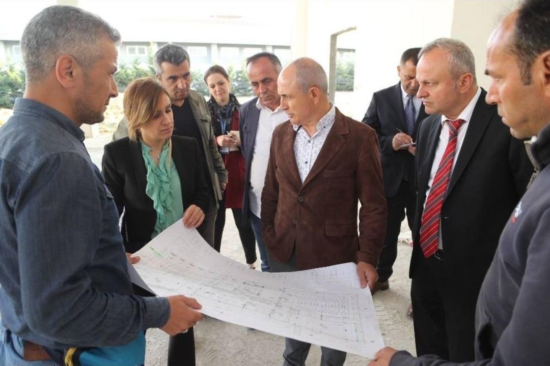 B&uuml;y&uuml;k&ccedil;ekmece &Ouml;rnek Sosyal Ve Spor Tesislerine Kavuşuyor