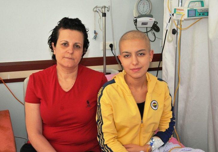 Annesinin Taburcu Olduğu Gün Hasta Olduğunu Öğrenen Afra Son Yolculuğuna Duvağıyla Uğurlandı G2