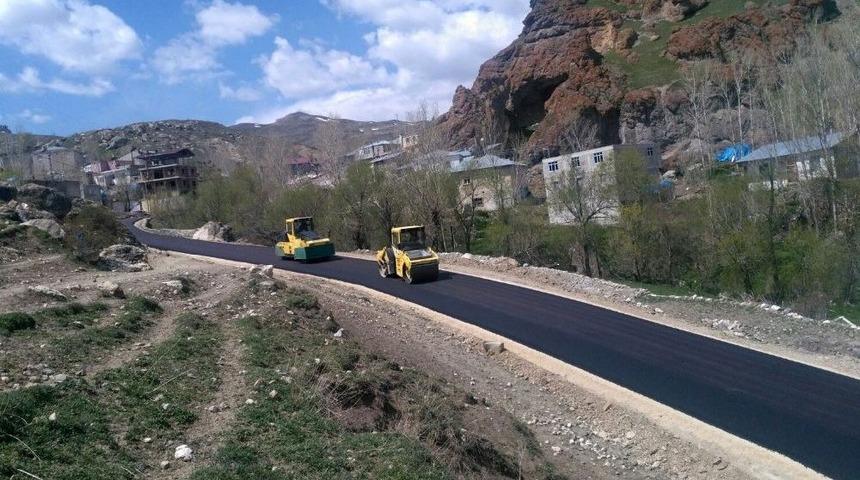 B&uuml;y&uuml;kşehir Kırsalda Da Yol Yapıyor