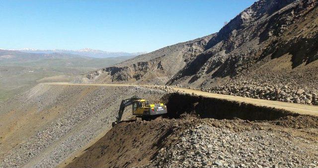 Büyükşehir Kırsalda Da Yol Yapıyor