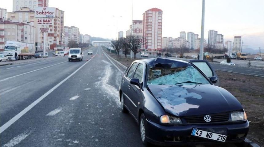 Yolun Karşısına Ge&ccedil;erken Canından Oldu