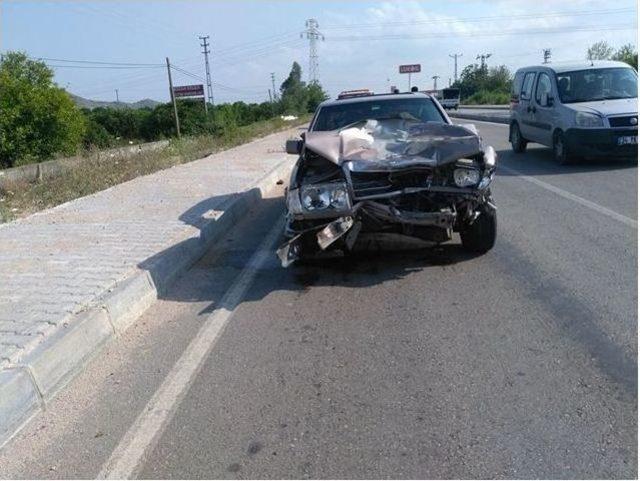 Adana’da Trafik Kazası: 2 Yaralı