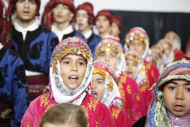 Döşemealtı’nda Folklor Şöleni