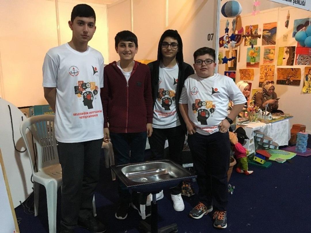 Engelliler İ&ccedil;in Tasarlanan Lavabo B&uuml;y&uuml;k İlgi &Ccedil;ekti