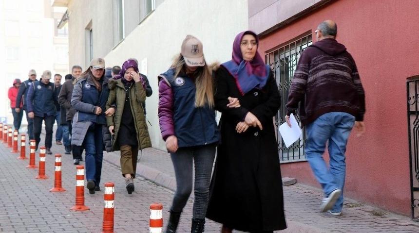 Fet&ouml;&rsquo;den G&ouml;zaltına Alınan 5 Kişi Adliyeye Sevk Edildi