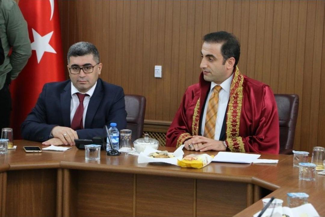 Kaymakam Alibeyoğlu Nikah Kıydı, Kaymakam &Ccedil;etin Şahitlik Yaptı