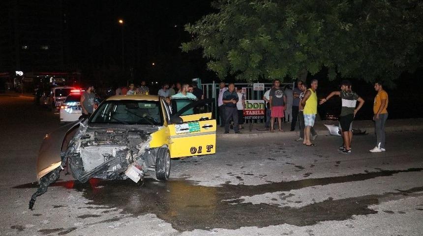 Otomobil Kanala D&uuml;şt&uuml;: 3 Yaralı