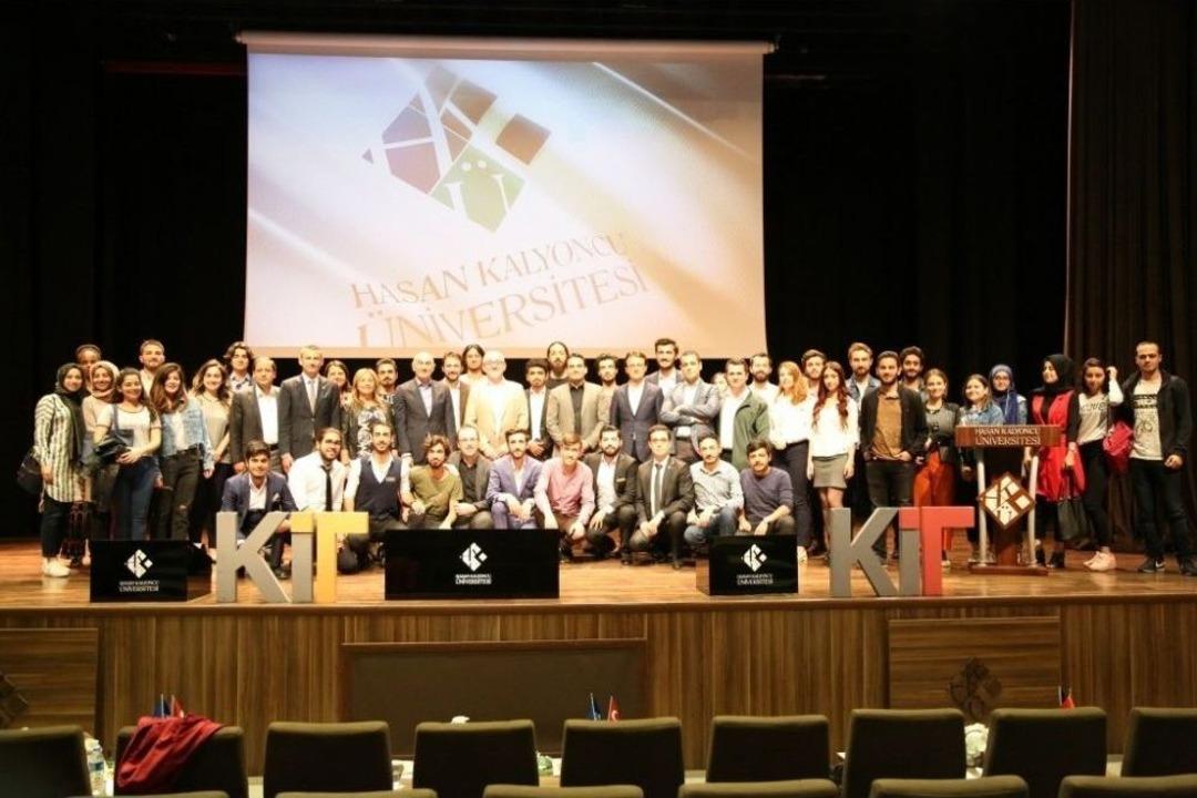 Bilim El&ccedil;ileri Zirvesine Hk&uuml; Ev Sahipliği Yaptı