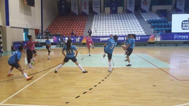 Paü Kadın Futsal Takımı Üçüncü Oldu