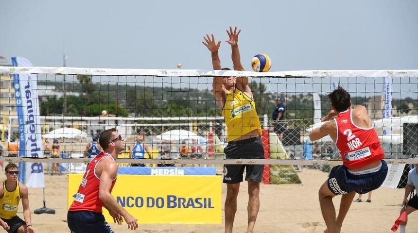Plaj Voleybolu D&uuml;nya Turu Başladı