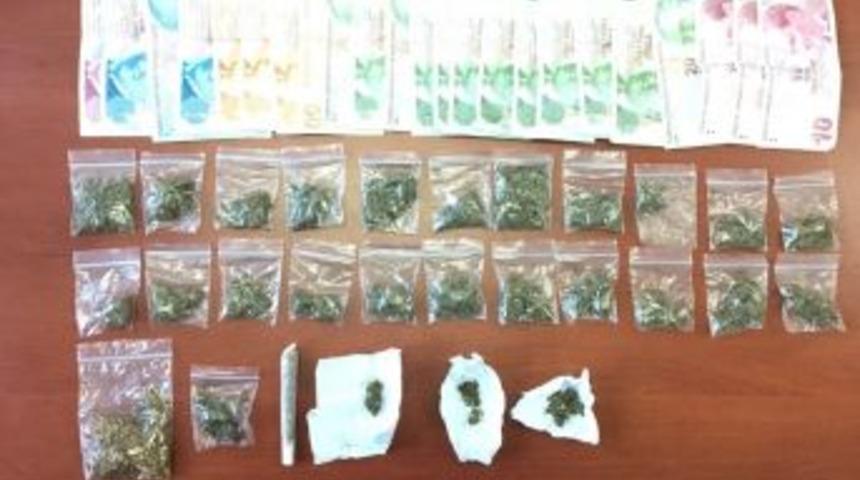 Karasu&rsquo;da 28 Paket Skunk Ele Ge&ccedil;irildi