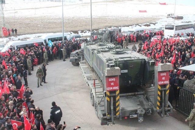 Afrin’e Giden Askeri Birlik Bayburt’tan Dualarla Uğurlandı