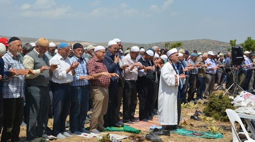 Korkuteli İl&ccedil;esinde &Ccedil;ift&ccedil;i Yağmur Duasına &Ccedil;ıktı.