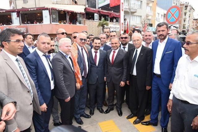 Alaşehir’in Yeni Belediye Başkanı Uçak Görevine Başladı