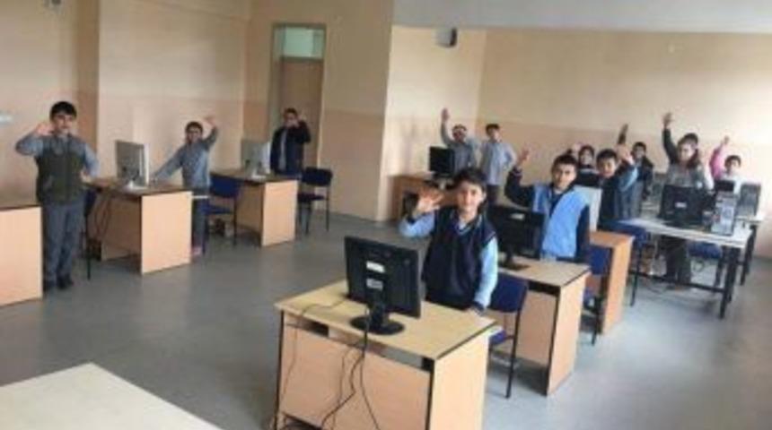 Kendi İmkanlarıyla Bilgisayar Laboratuvarı Kurdular