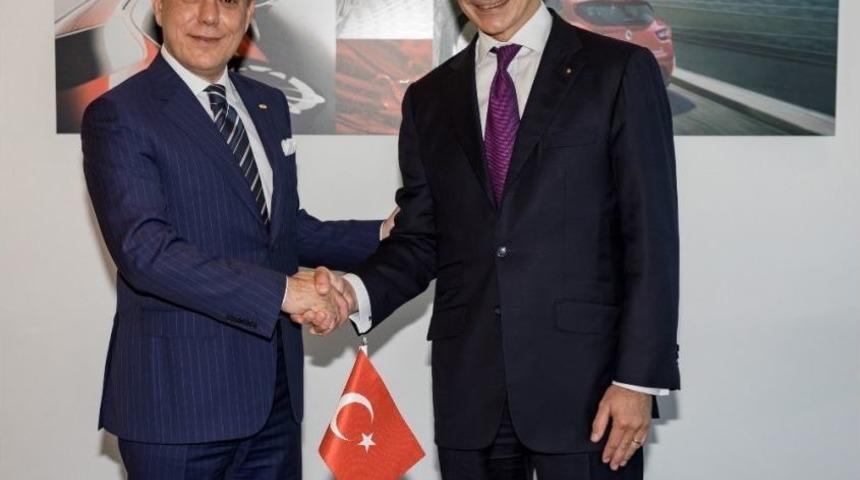 Oyak Ve Renault Grubu T&uuml;rkiye&rsquo;deki Ortaklıklarını Yeniledi