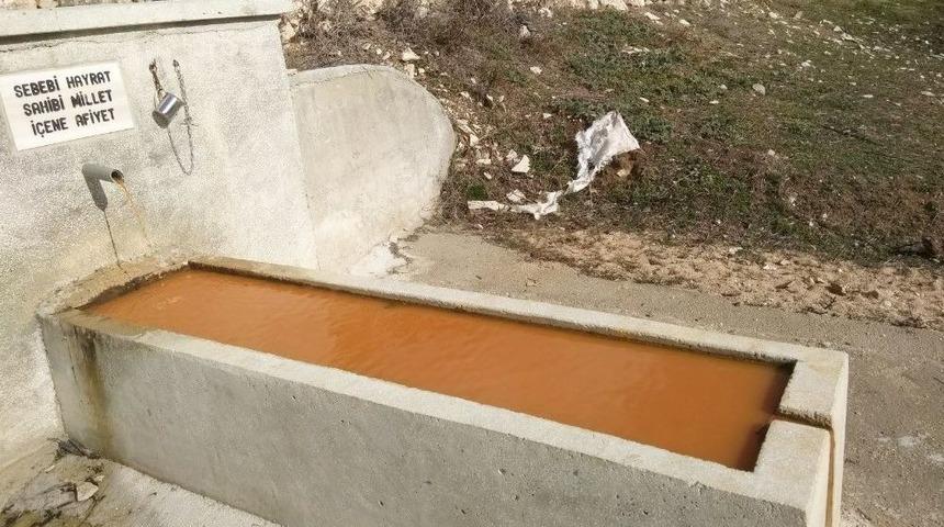 Bulanık Akan &Ccedil;eşme Korkuttu