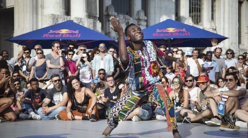 Dans T&uuml;rlerinin Yarıştığı Red Bull Dance Your Style Bu Pazar Antalya&rsquo;ya Geliyor