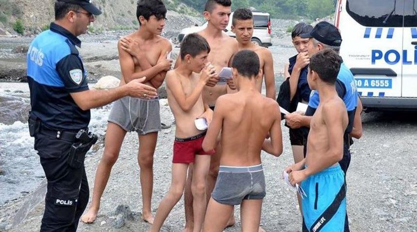 Osmaniye’de Polis Boğulmalara Karşı Broşürle Uyardı