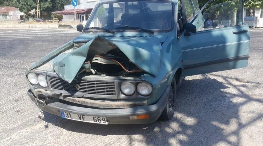 Adıyaman’da Otomobiller Çarpıştı: 6 Yaralı
