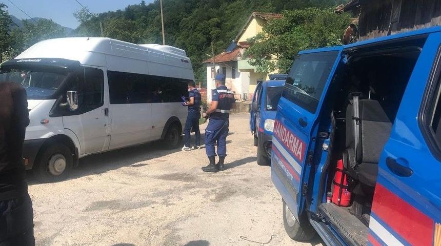 Bartın’da 13 Aracın Lastiklerini Kestiler