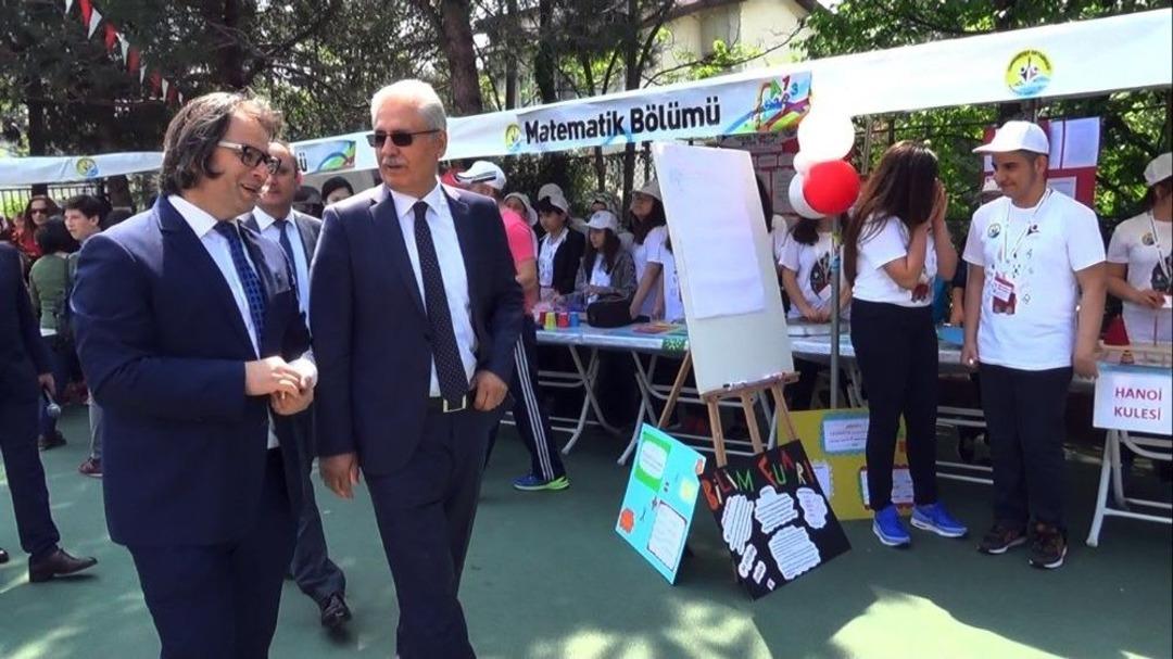 Cumhuriyet Ortaokulu T&uuml;bitak 4006 Bilim Fuarı 110 Projeyle A&ccedil;ıldı