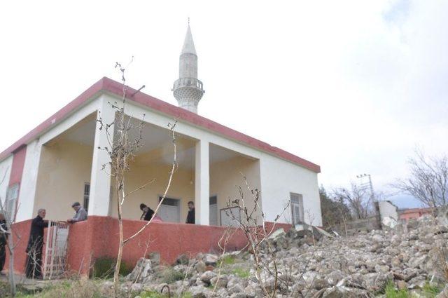 Lojmansız Camiye İmam Bulunamıyor