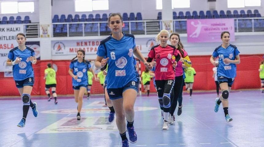 Muratpaşa&rsquo;nın Gen&ccedil;leri 2&rsquo;de 2 Yaptı