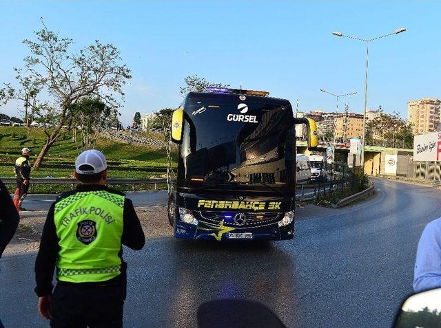 Fenerbahçe, Stada Geldi