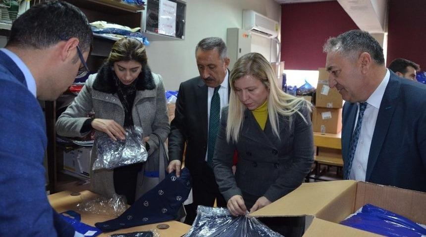 Tatvan&rsquo;daki &Ouml;ğrencilere Giyim Yardımı