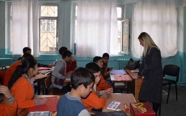 Tatvan’daki Öğrencilere Giyim Yardımı 1