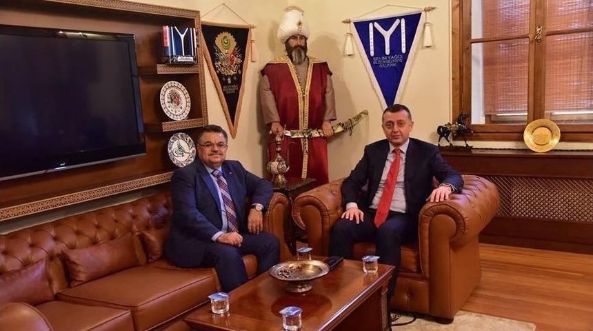 Vali B&uuml;y&uuml;kakın Ve Başkan Yağcı, Belediye Yeni Ek Hizmet Binasında İncelemelerde Bulundu