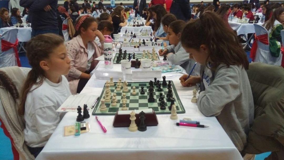 &Ouml;ğrenciler, T&uuml;rkiye Şampiyonluğu İ&ccedil;in Hamle Yaptı