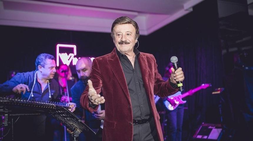 Ankaralılar Sevgililer G&uuml;n&uuml;&rsquo;n&uuml; Selami Şahin İle Kutladı