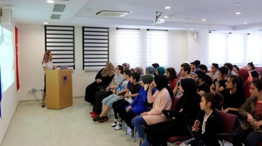 Sınav Stresini Yenmek İ&ccedil;in Gevşeme Egzersizi Yaptılar