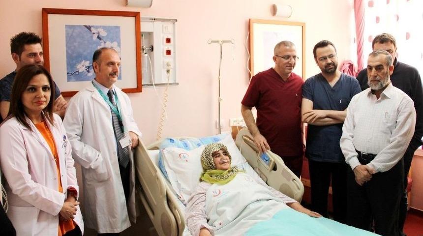 Kalbe Giden Damarı Yırtılan Kadın, Anjiyo Ameliyatıyla Sağlığına Kavuştu