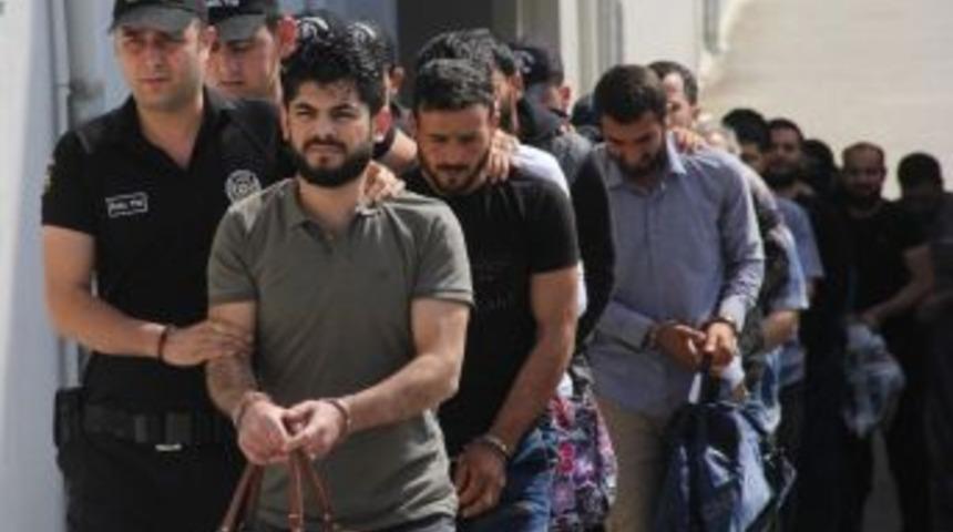 Deaş&rsquo;a "1 Mayıs" Operasyonunda 3 Kişi Tutuklandı