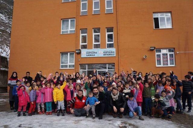 Geleceğe Sarıldılar 1