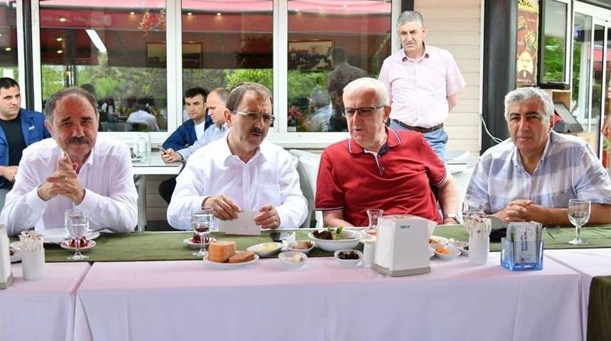 Başkan Şahin, &Ccedil;iftlik Caddesi Esnafını Dinledi