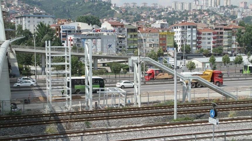 Mimar Sinan Yaya K&ouml;pr&uuml;s&uuml;&rsquo;nde Asans&ouml;r &Ccedil;alışması S&uuml;r&uuml;yor