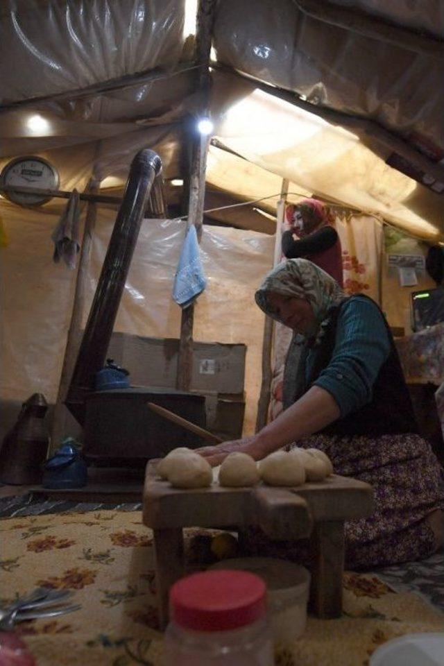 Yörük Çadırları Güneş Panelleriyle Aydınlanıyor