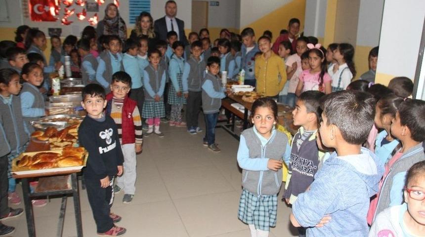 Minik &Ouml;ğrencilerden Anlamlı Kermes