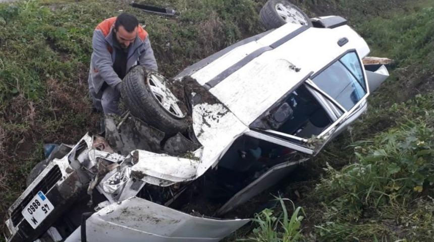 Direksiyon Hakimiyetini Kaybedip Bankete U&ccedil;tu: 2 Yaralı