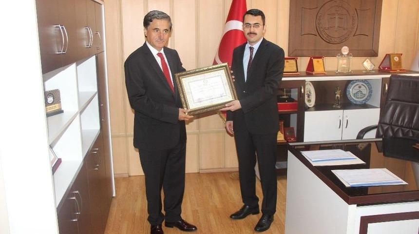 Ak Parti Milletvekilleri Mazbatalarını Aldı