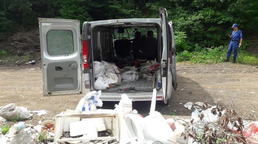 Serdivan&rsquo;da Ormanlık Alanı Kirletenlere Jandarmadan Su&ccedil;&uuml;st&uuml;