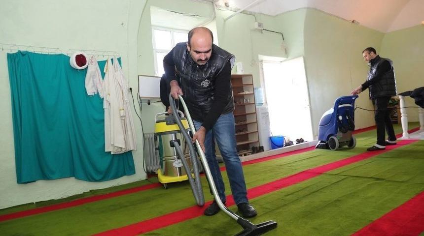 Mardin&rsquo;de İbadethaneler Temizleniyor