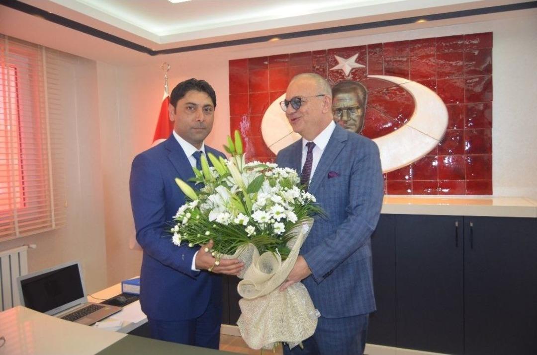 Selendi Belediyesinde Devir Teslim T&ouml;reni Yapıldı